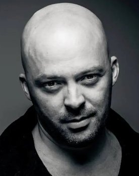 Daniel Lobo as Leggero