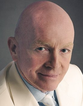 Mark Mobius as Himself