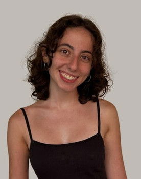 Mariana Skardanas as Maria Dantas