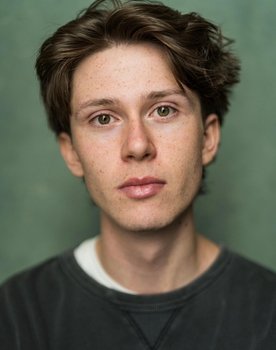 Archie Fisher as Posh Cal