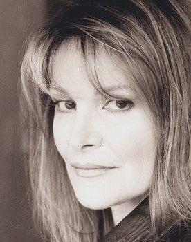 Helen Shaver as Kate 'White' Reilly