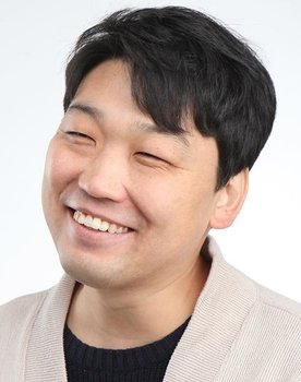 Hwang Bae-jin as Hwang Bae-Jin