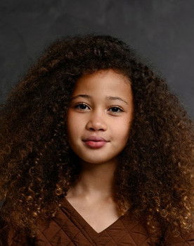 Sage Hlaodi as Mikayla