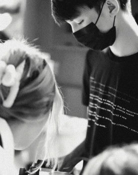 Chakorn Bussadee as Classmate 2