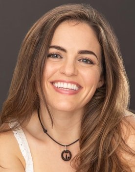 Esther Reeva as Tess