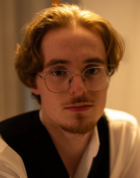 Tom Horton as William Dawson