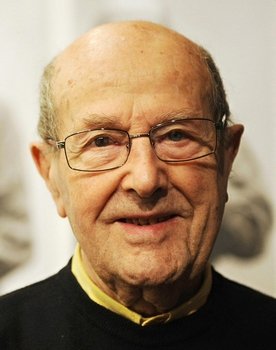 Manoel de Oliveira as Himself