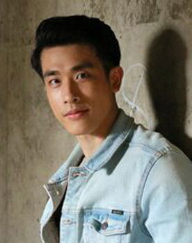 Teerajate Somboonburana as DeeDee