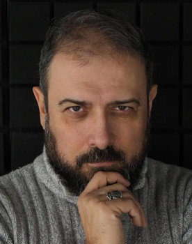 Boğaçhan Sözmen as Emre