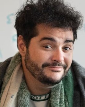 Homero Pettinato as Mozo