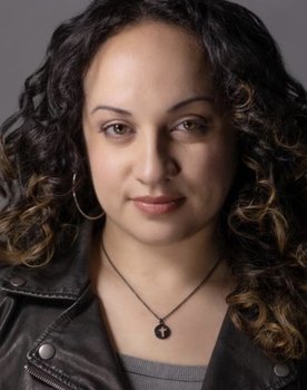 Adriana Medina as Young Gina