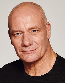Piotr Zelt as Konrad Lambert