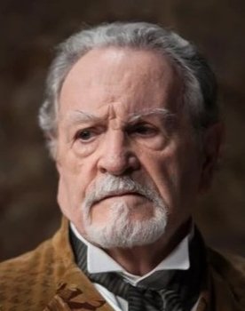 Antônio Petrin as Leon