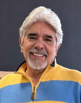 Mauricio Figueroa as Empresario