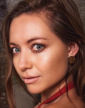 Amber Grayson as Thief