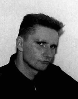Andreas Bethmann as Mike