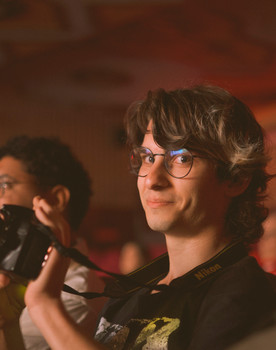 Daniel Rubinger as Thomas