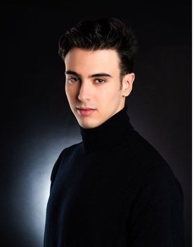 Álvaro Orive as Fitz