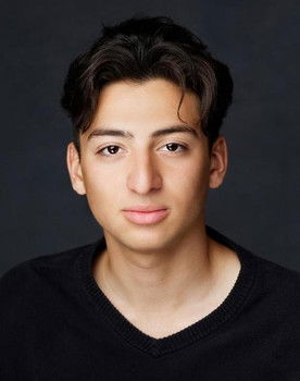 Keven Zelaya as Martin