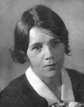 Varvara Popova as Marusya