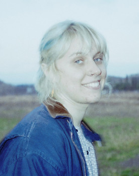 Sydney Agans as Alex (voice)