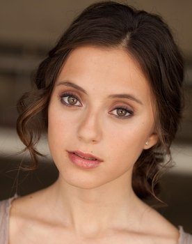 Keana Marie as Siohbán Hayes