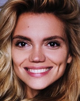 Valeriya Dergileva as Polina
