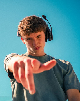 Jonah Koreen as Owen