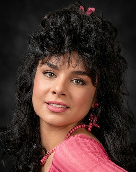 Arzu Aydın as Filiz