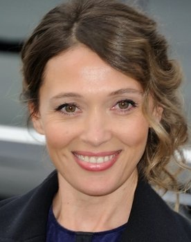 Anne Marivin as Tina
