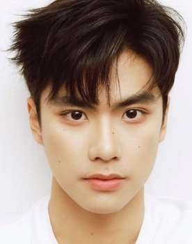 Ohm Pawat Chittsawangdee as Dong