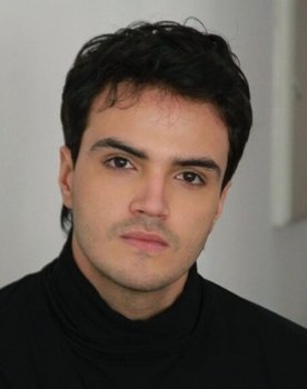 Daniel Haidar as Amigo de Horácio 1