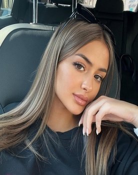Iuliana Beregoi as Lara