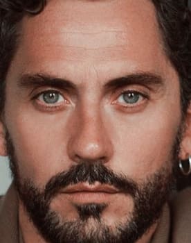 Paco León as Varios