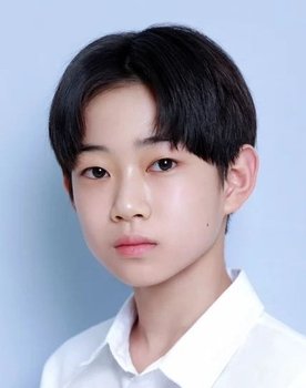 Hong Dong-yeong as Lee Jae