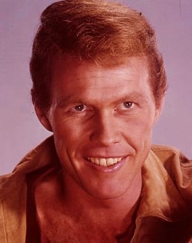 Harve Presnell as Albert Soady
