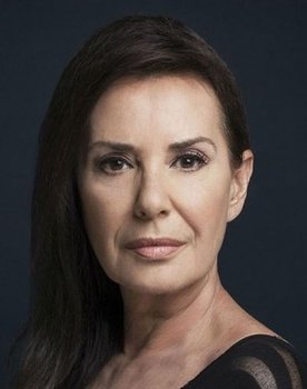 Perihan Savaş as 