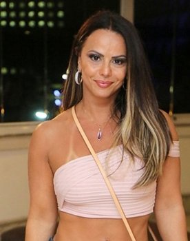 Viviane Araújo as Vivi