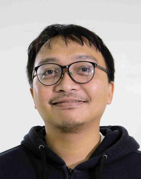 Yudhi Arfani as Office Boy 02