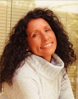 Rita Niza as Márcia (Vizinha)