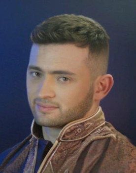 Rodrigo Mazutti as Clay Barett