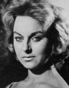 Lucía Prado as 