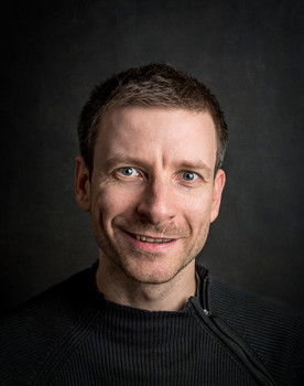 Yoann Goujon as Guide Touristique