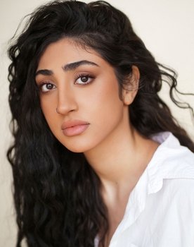 Parastoo Pasha as Maggie