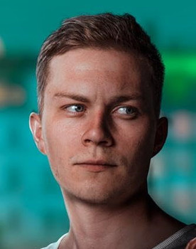 Jeppe Fogsgaard as Johnnie Allen