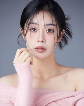 王晶 as Brush Maker