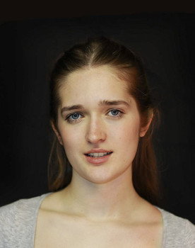 Willow Skye Joubert as Lisa Lemkawitz
