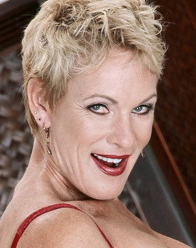 Julie Mandrews