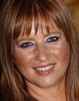 Ariella Miniely as Nurit