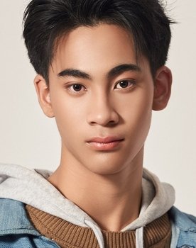 Austin Kijchunhakan Hongsombud as Ek